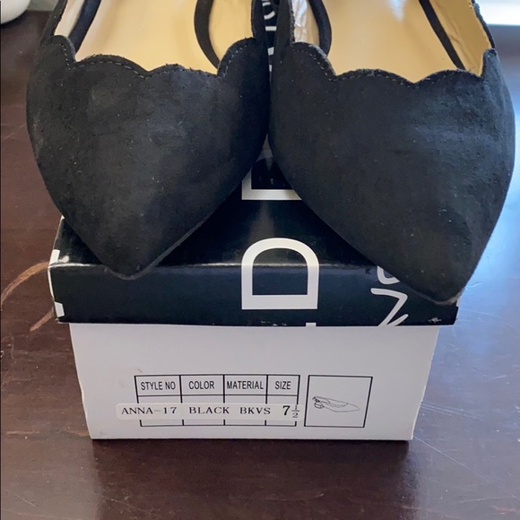 Scallop black flats - Picture 2 of 4
